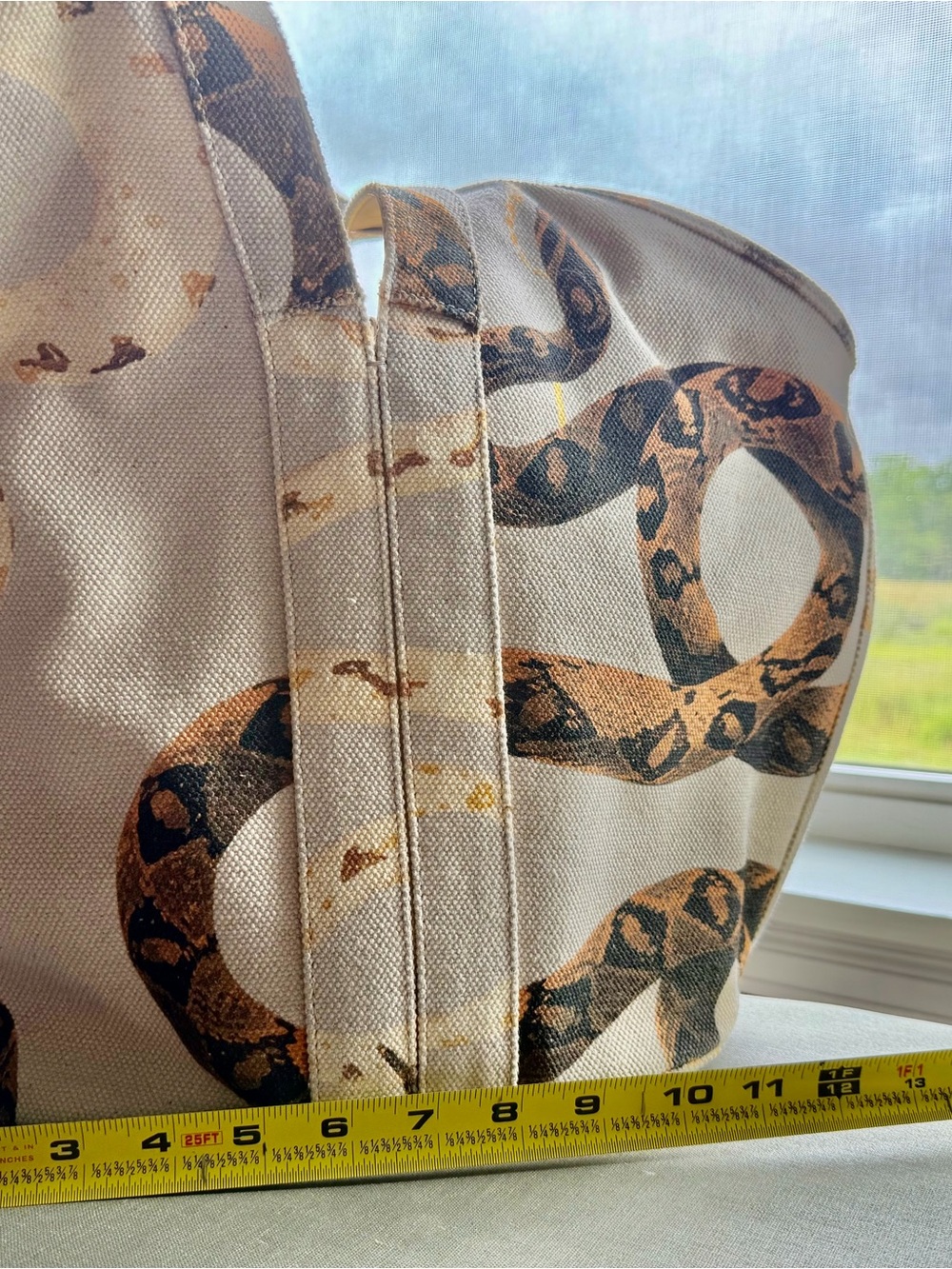 Canvas Tote Bag with Snake Print - Neutral - Picture 5 of 10